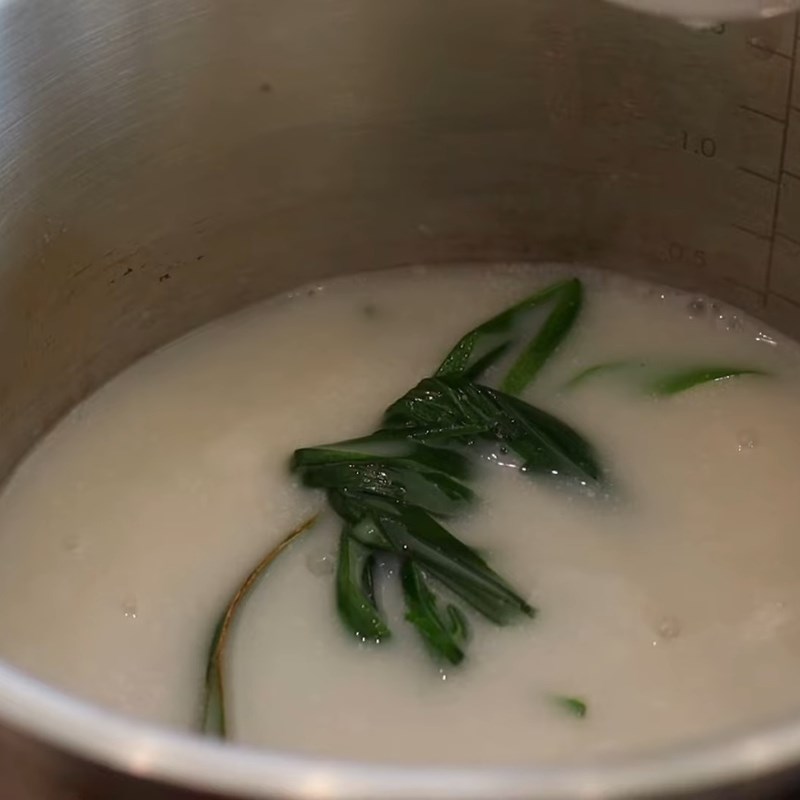 Bước 5 Nấu nước cốt dừa ăn kèm Chè xanh đánh