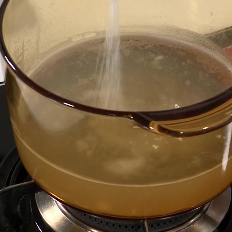 Bước 2 Nấu nước dùng Súp thanh cua