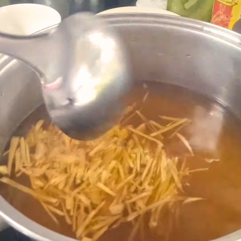 Bước 4 Nấu nước đường gừng Chè lủm chủm