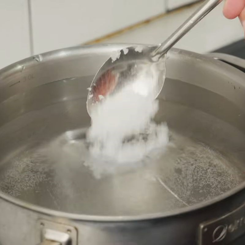 Bước 2 Nấu nước muối đường Muối dưa củ cải