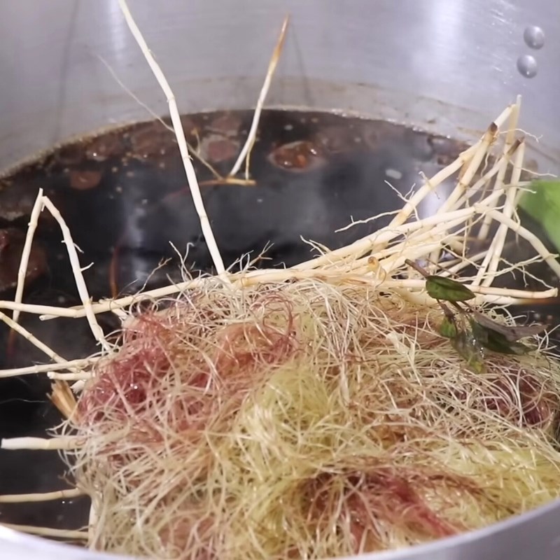 Bước 2 Nấu nước sâm mía lau Nước sâm mía lau