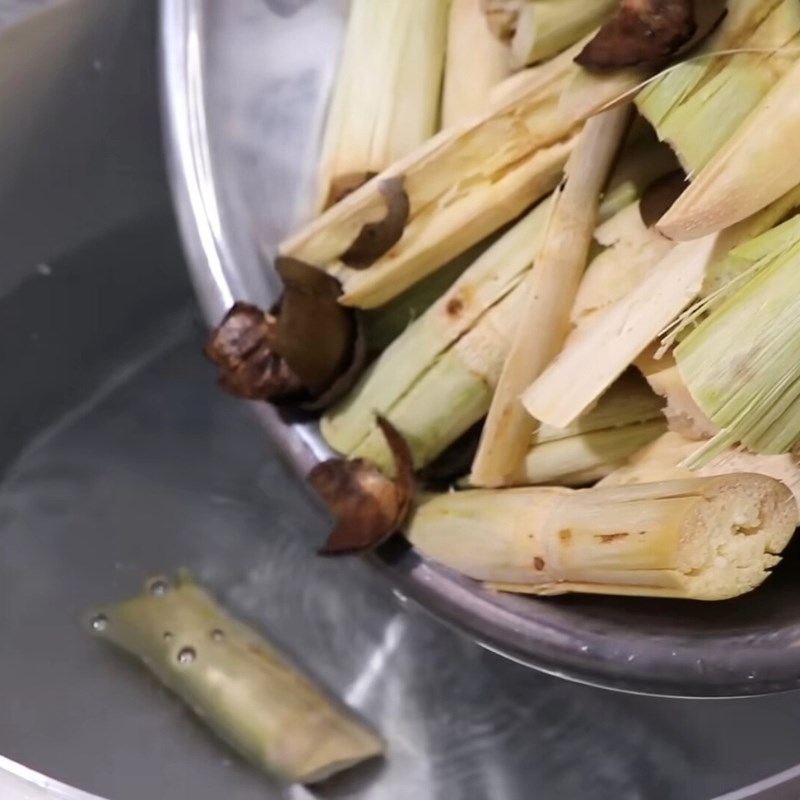 Bước 2 Nấu nước sâm mía lau Nước sâm mía lau