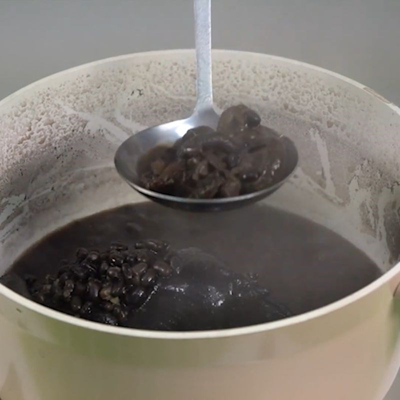 Bước 3 Nêm nếm gia vị Gà ác hầm đậu đen