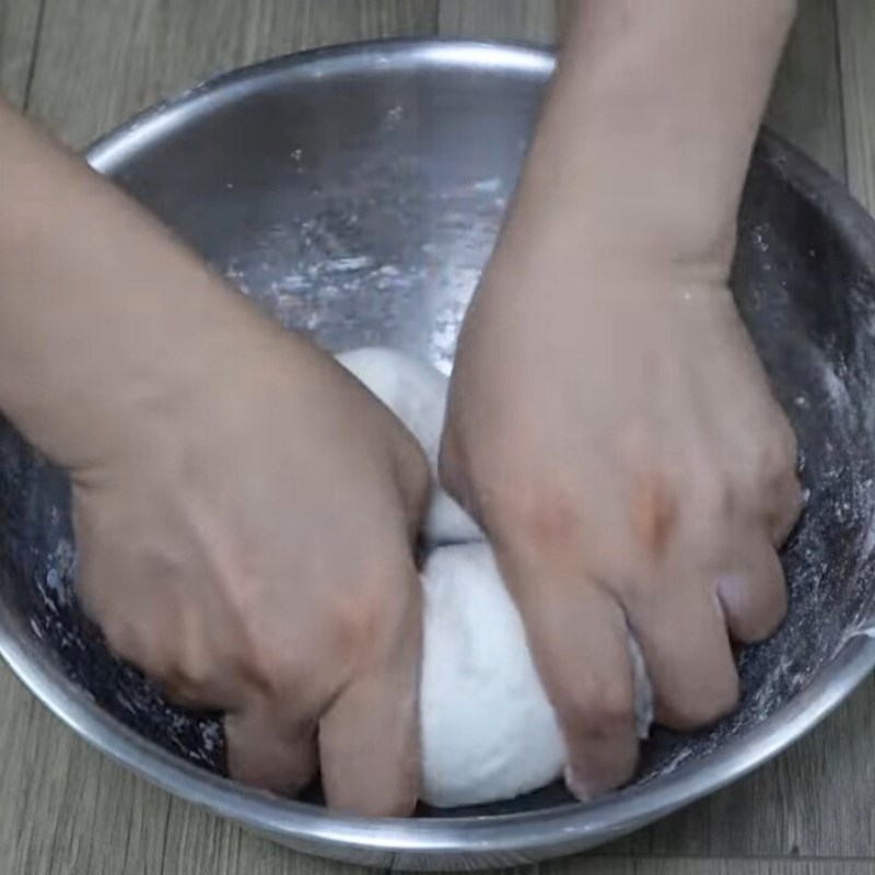 Bước 2 Nhồi bột vỏ bánh cam mặn Bánh cam mặn