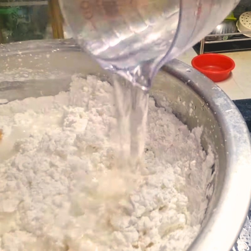 Bước 1 Nhồi bột Chè lủm chủm