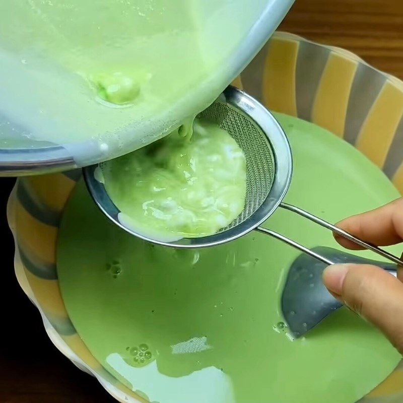 Bước 2 Pha bột vỏ bánh ít bột năng Bánh ít bột năng