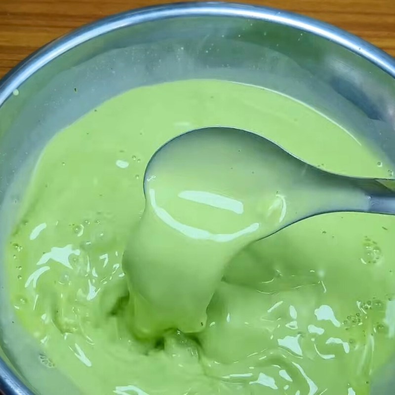 Bước 2 Pha bột vỏ bánh ít bột năng Bánh ít bột năng