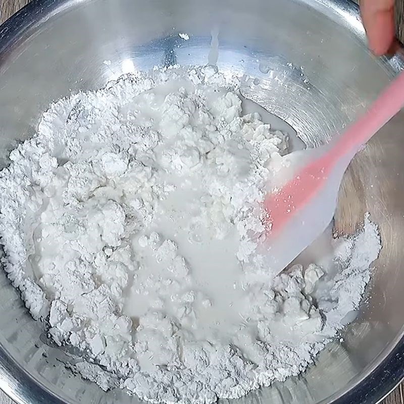 Bước 1 Pha bột với nước cốt dừa Bánh kẹp cuốn