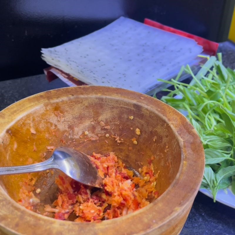 Bước 2 Pha nước chấm gừng tỏi ớt chua ngọt Mực hấp cuốn bánh tráng