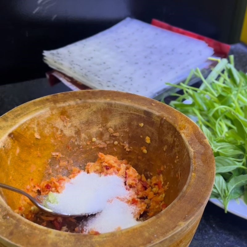 Bước 2 Pha nước chấm gừng tỏi ớt chua ngọt Mực hấp cuốn bánh tráng