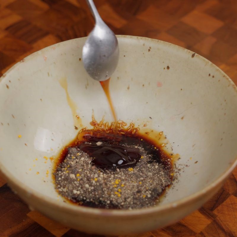 Bước 2 Pha sốt ướp và ướp cá Cá hấp đinh lăng