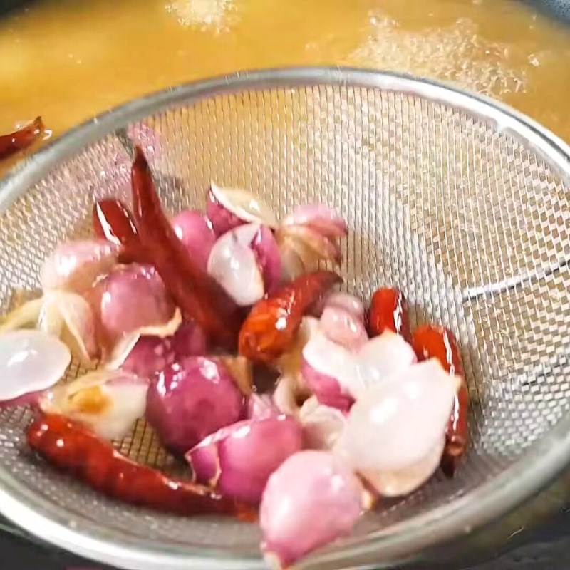 Bước 4 Phi thơm gia vị và hầm chân giò hạt sen lần 1 Chân giò hầm hạt sen