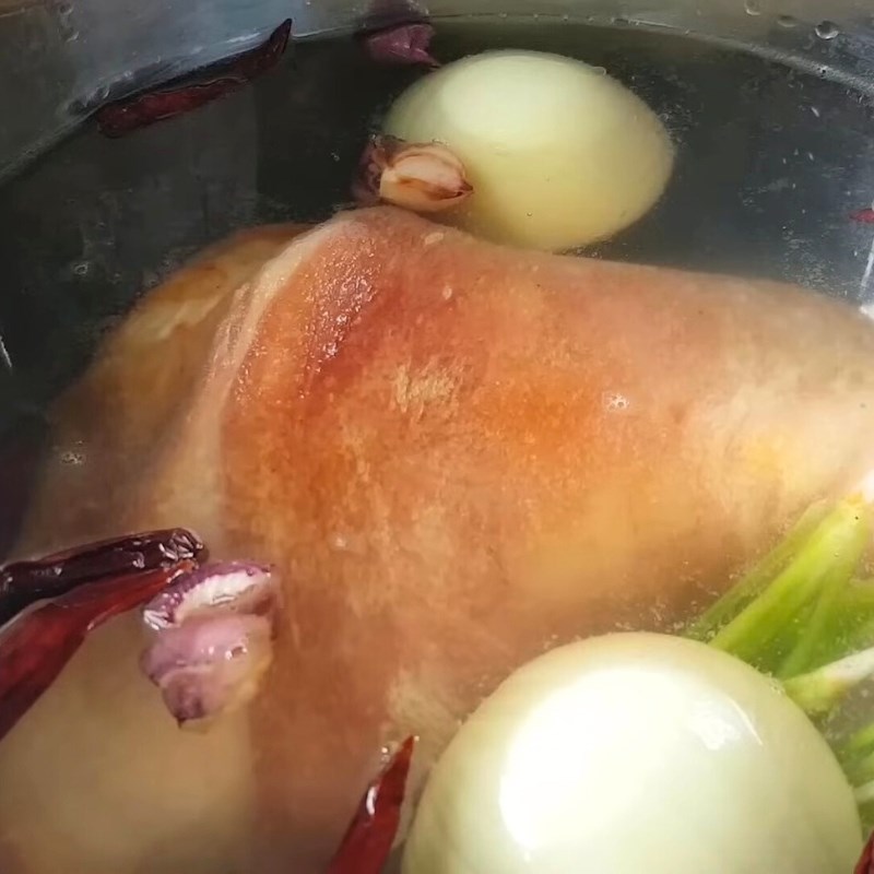 Bước 4 Phi thơm gia vị và hầm chân giò hạt sen lần 1 Chân giò hầm hạt sen