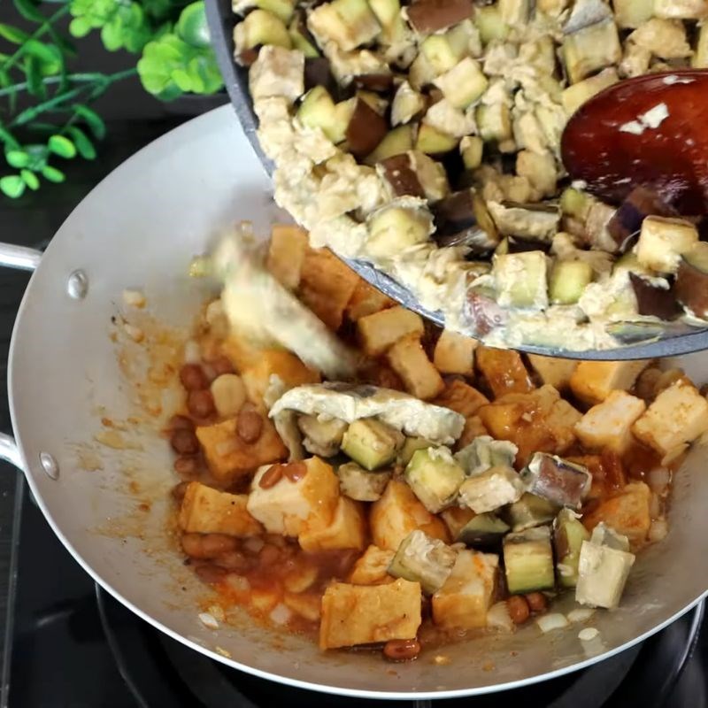 Bước 5 Phi thơm tỏi hành và xào đậu hũ Cà tím xào trứng