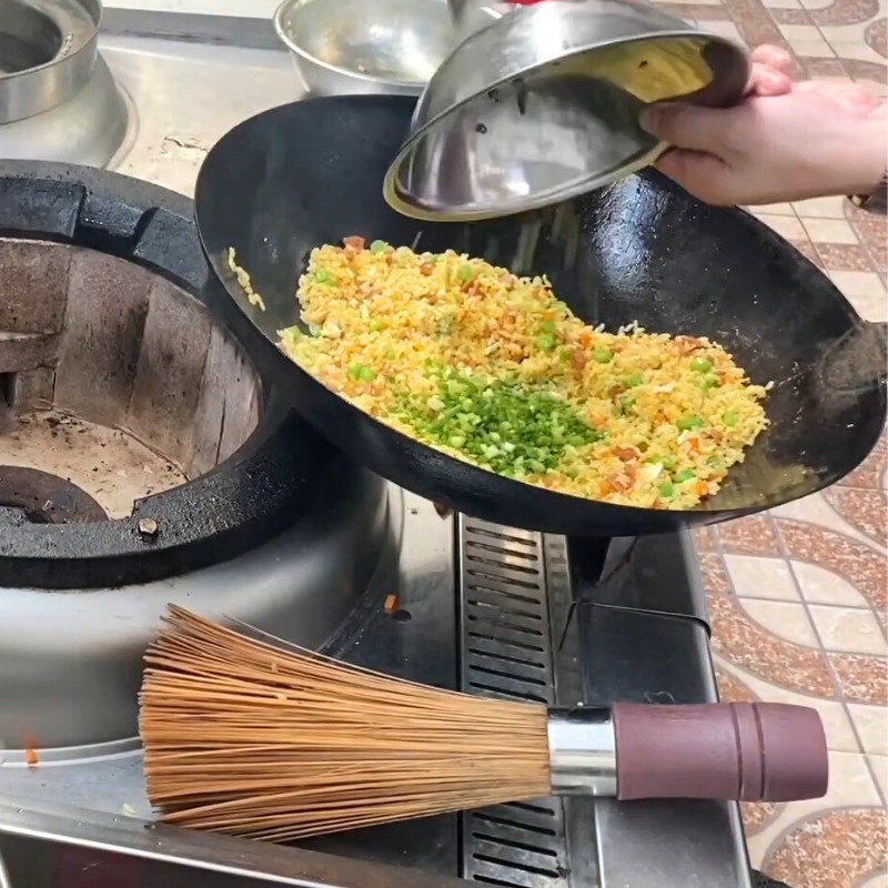 Bước 3 Rang cơm thập cẩm Cơm rang giòn