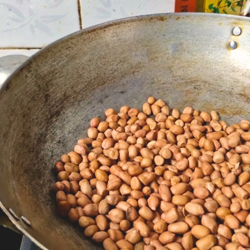 Bước 2 Rang đậu phộng và làm nước cốt dừa Chè lủm chủm