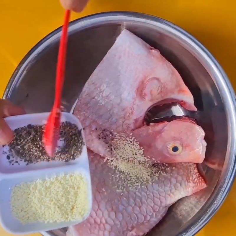 Bước 1 Sơ chế cá Cá nấu dọc mùng miền Bắc