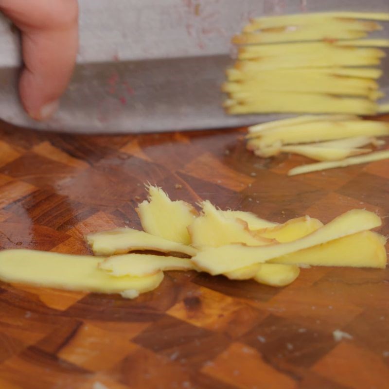 Bước 1 Sơ chế cá và các nguyên liệu hấp kèm Cá hấp đinh lăng