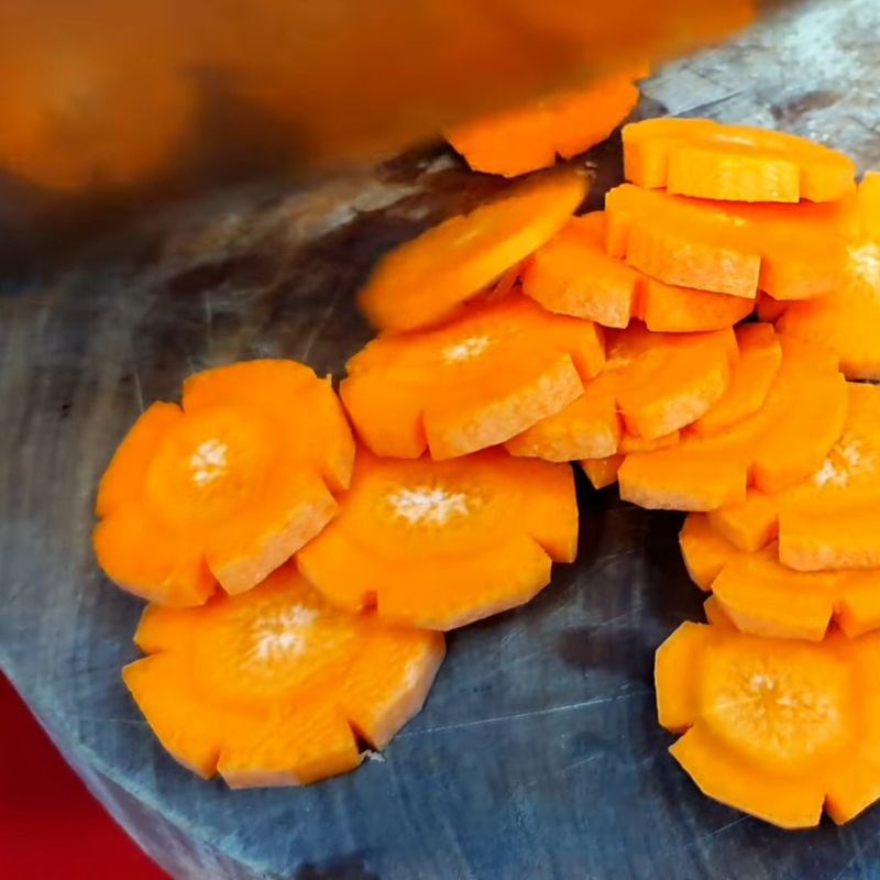 Bước 2 Sơ chế các nguyên liệu khác Cá cam hấp