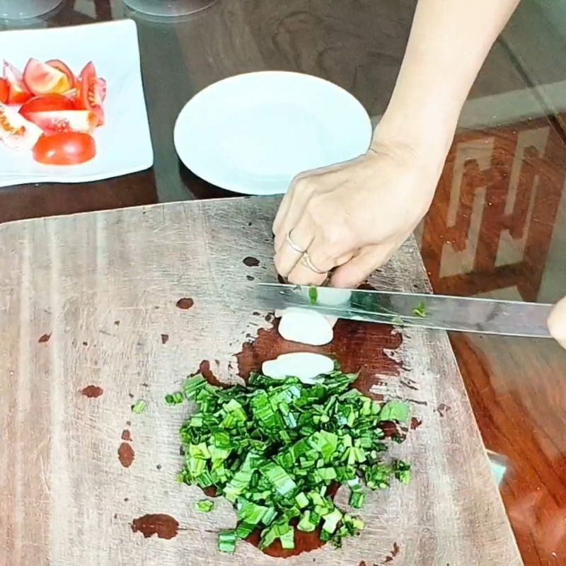 Bước 3 Sơ chế các nguyên liệu khác Vịt nấu măng miền bắc