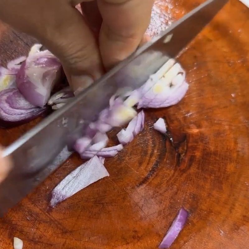 Bước 2 Sơ chế các nguyên liệu khác Gà nòi hầm sả