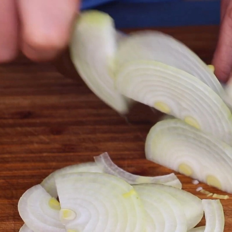 Bước 2 Sơ chế các nguyên liệu khác và ướp thịt heo Thịt nướng kiểu Nga