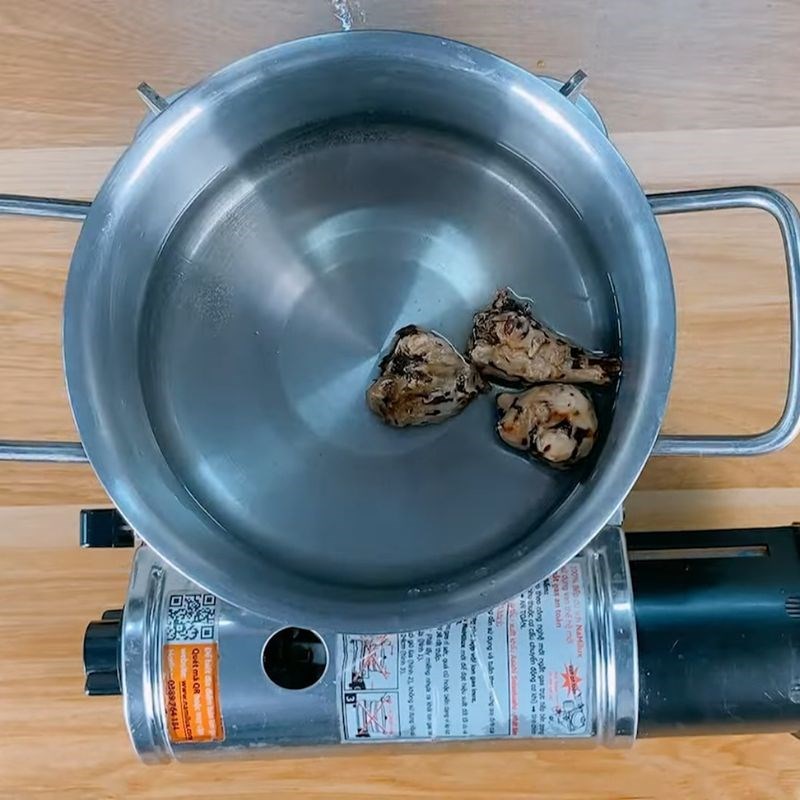 Bước 1 Sơ chế củ ấu tẩu và gạo Cháo ấu tẩu