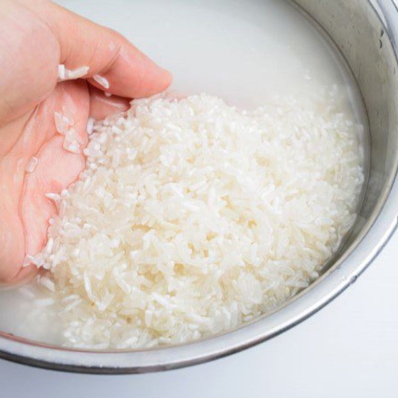 Bước 1 Sơ chế củ ấu tẩu và gạo Cháo ấu tẩu