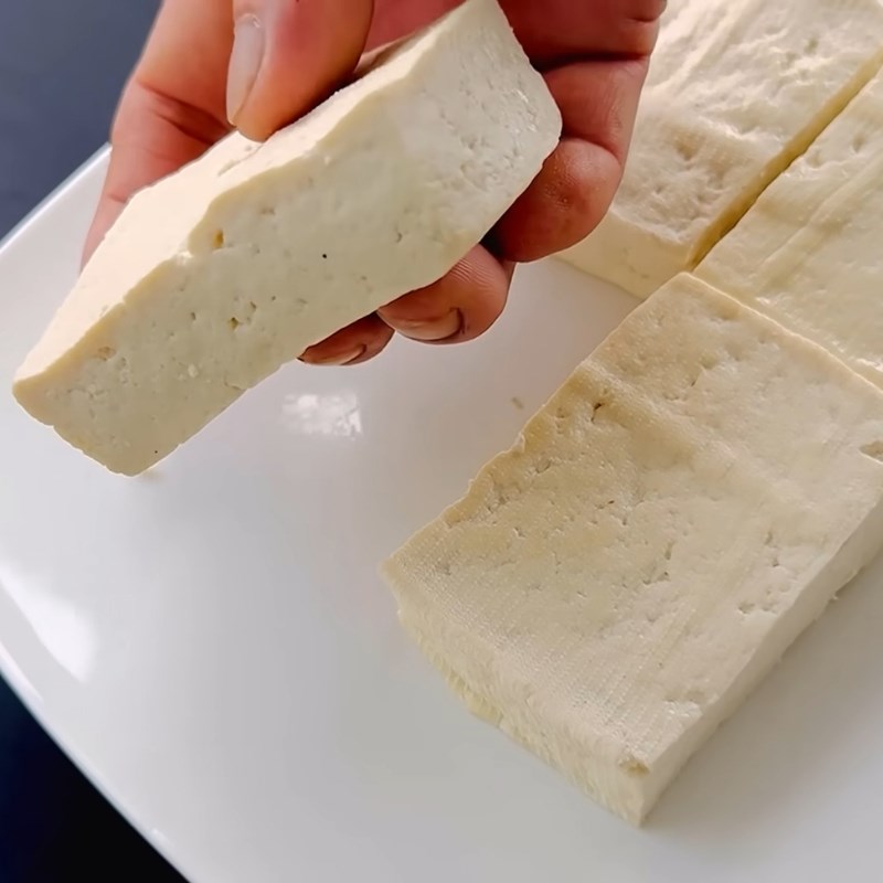 Bước 1 Sơ chế đậu hũ Tàu hũ chiên giòn