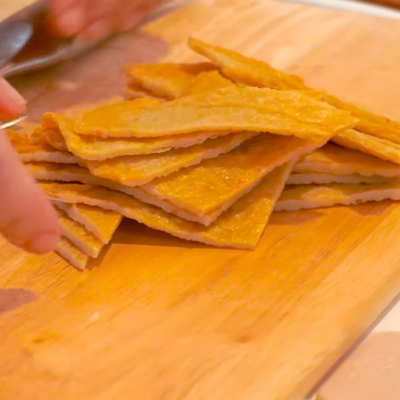 Bước 1 Sơ chế các nguyên liệu Tokbokki chả cá