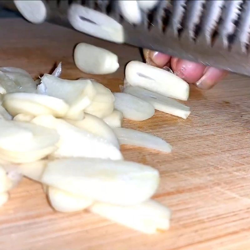 Bước 1 Sơ chế nguyên liệu Rau xuyến chi xào tỏi