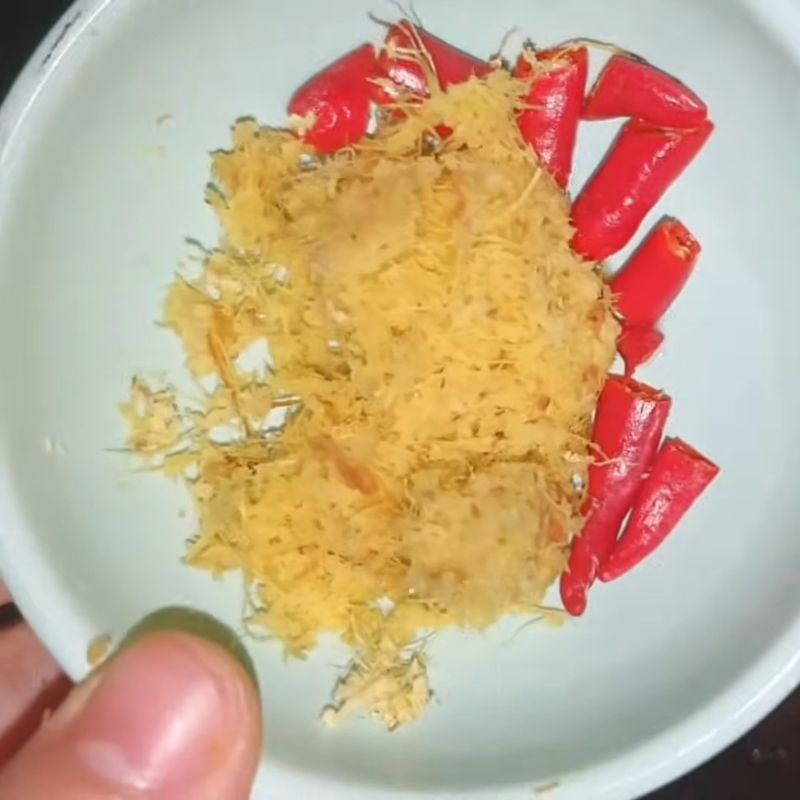 Bước 1 Sơ chế nguyên liệu Ngao xào me