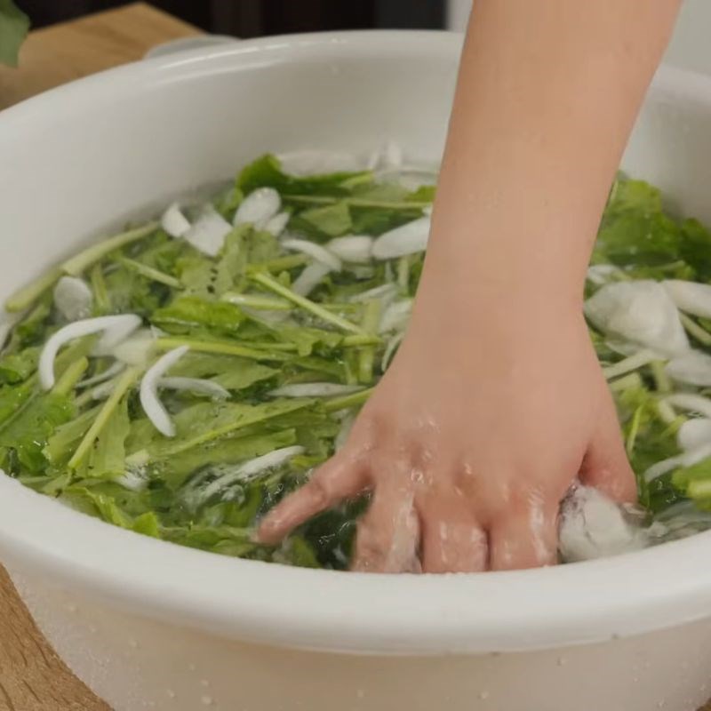 Bước 1 Sơ chế nguyên liệu Muối dưa củ cải