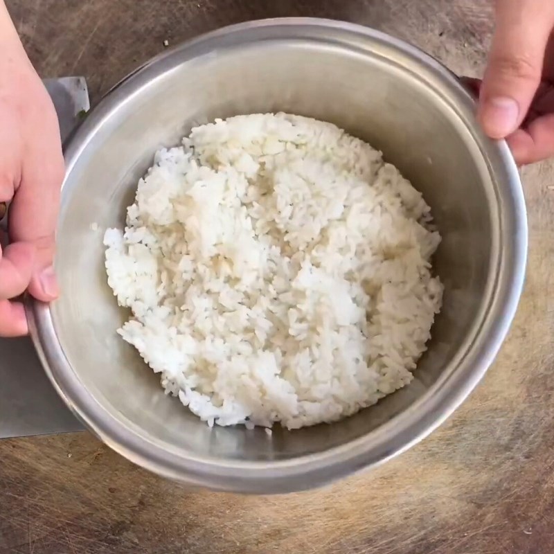 Bước 1 Sơ chế nguyên liệu Cơm rang giòn