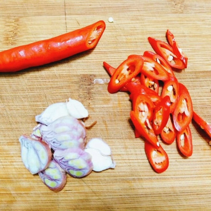 Bước 1 Sơ chế nguyên liệu tươi ngon Cá trắm hấp sả gừng