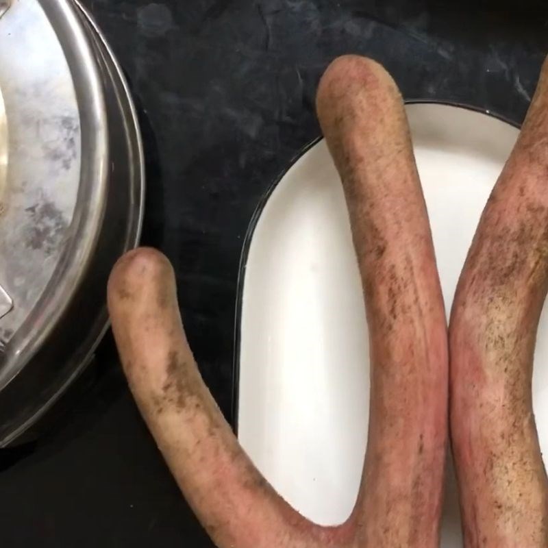 Bước 1 Sơ chế nhung hươu tươi và các nguyên liệu khác Nhung hươu ngâm rượu