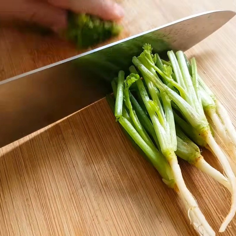 Bước 2 Sơ chế rau củ và hạt sen tươi Chân giò hầm hạt sen