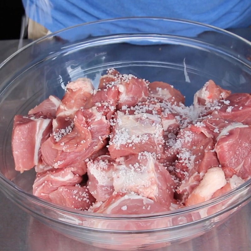 Bước 1 Sơ chế thịt heo Thịt nướng kiểu Nga
