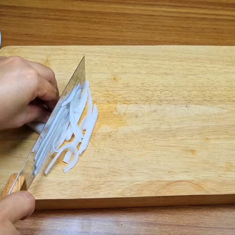 Bước 1 Sơ chế và ướp cơm dừa non Bánh ít bột năng