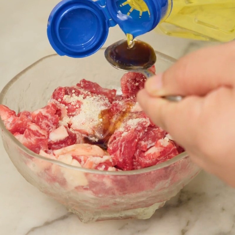 Bước 1 Sơ chế và ướp thịt bò Thịt bò xào khế