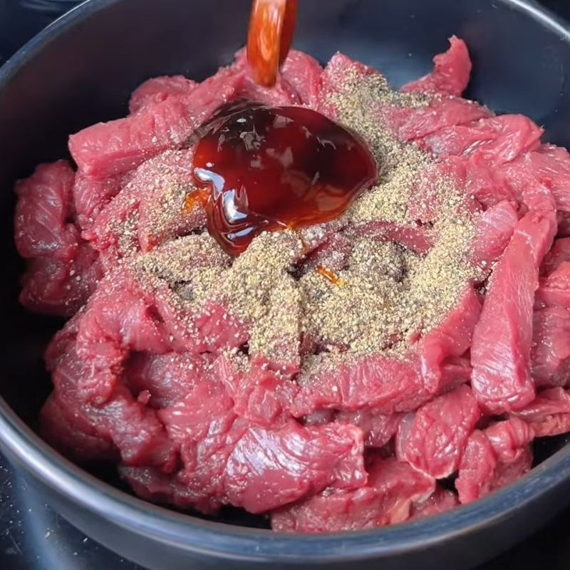 Bước 1 Sơ chế và ướp thịt trâu tươi Trâu cháy tỏi