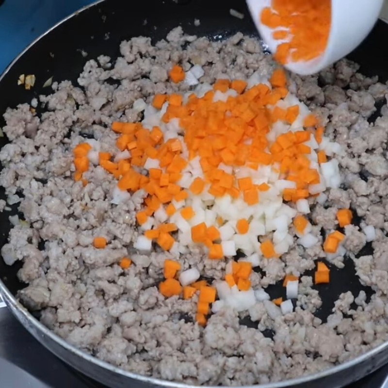 Bước 1 Sơ chế và xào nhân bánh cam mặn Bánh cam mặn