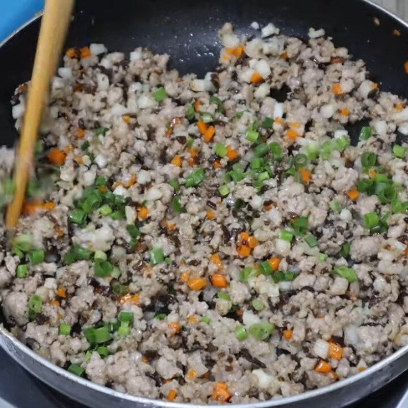 Bước 1 Sơ chế và xào nhân bánh cam mặn Bánh cam mặn