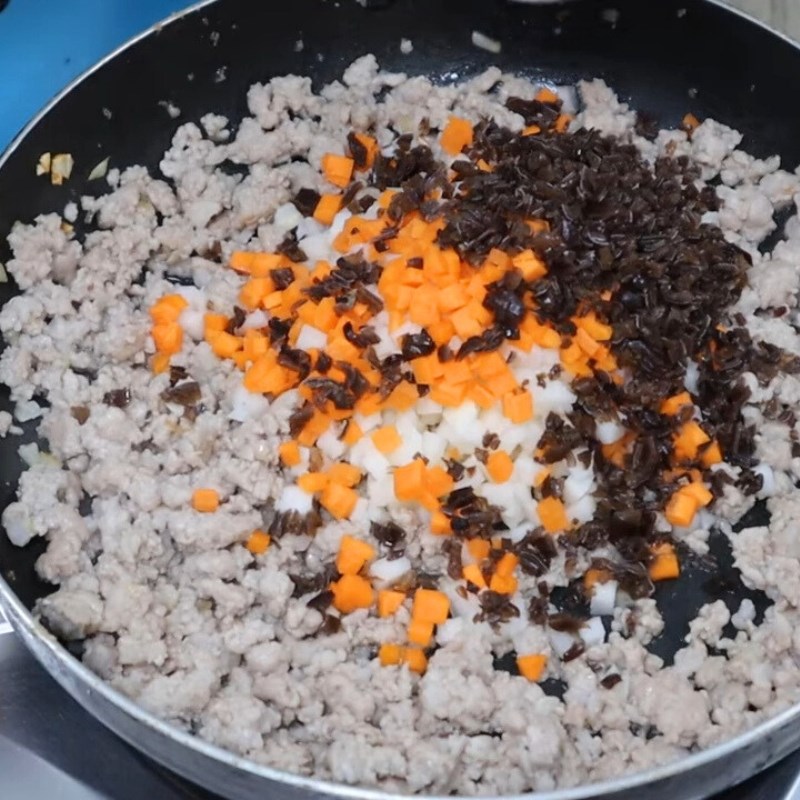 Bước 1 Sơ chế và xào nhân bánh cam mặn Bánh cam mặn