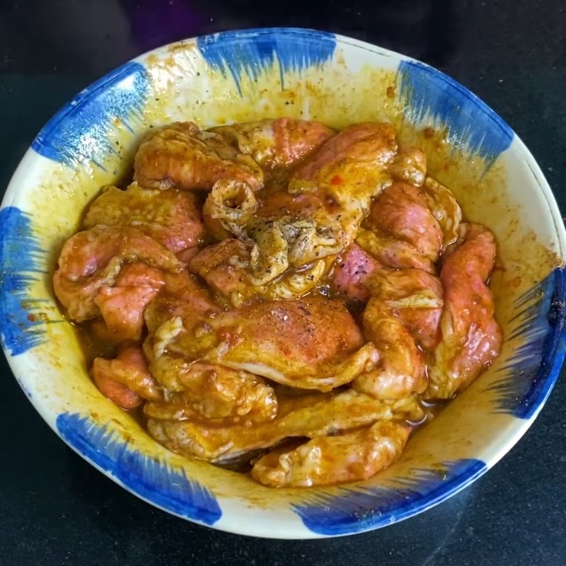 Bước 2 Tẩm ướp gia vị Nầm lợn nướng ngũ vị bằng nồi chiên không dầu