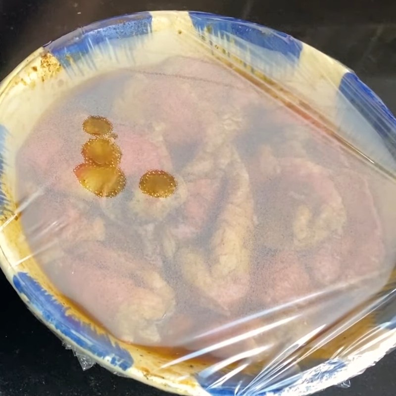 Bước 2 Tẩm ướp gia vị Nầm lợn nướng ngũ vị bằng nồi chiên không dầu