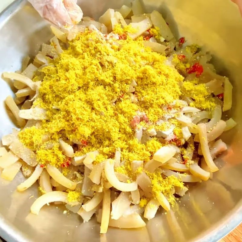 Bước 4 Tẩm ướp gia vị muối chua Da trâu muối chua