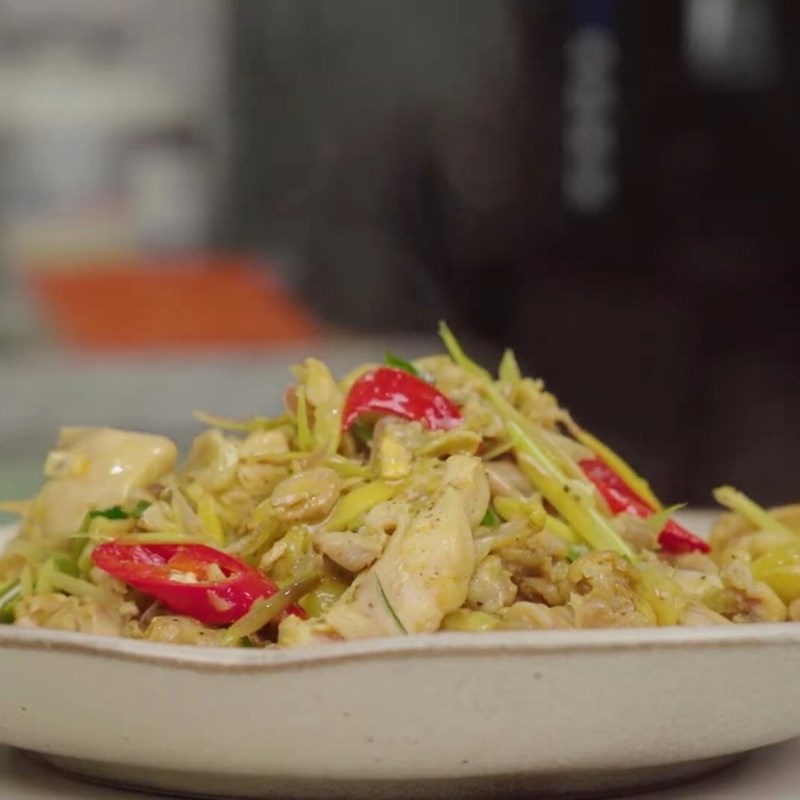 Bước 4 Thành phẩm Gà xào sả ớt miền Bắc