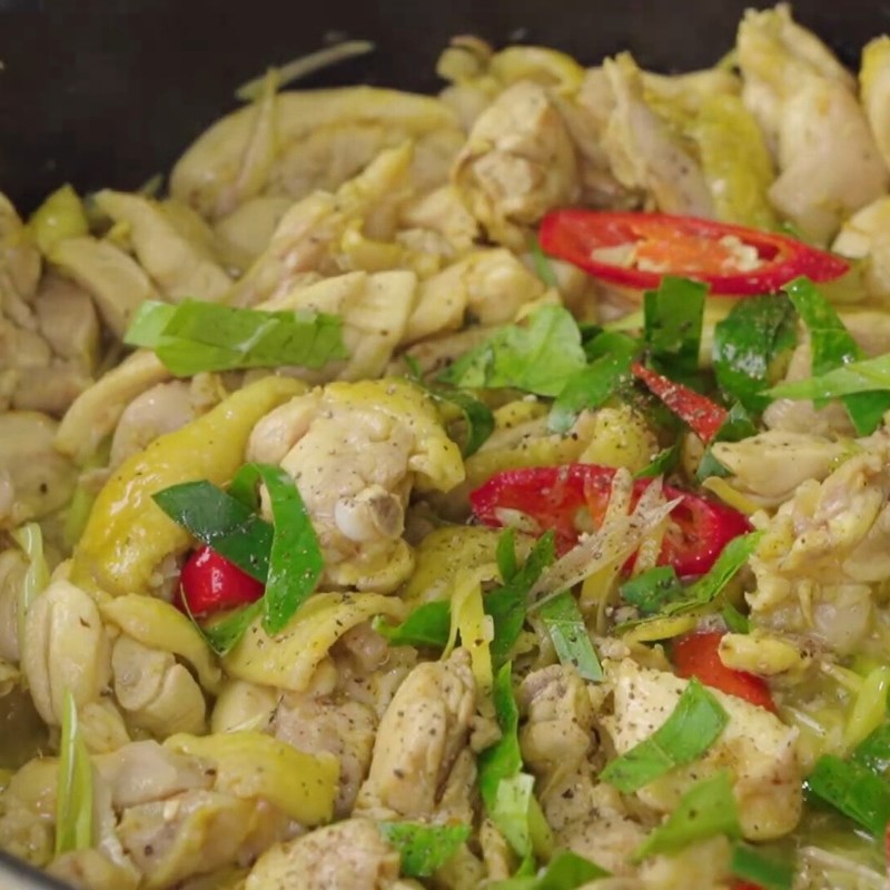 Bước 4 Thành phẩm Gà xào sả ớt miền Bắc