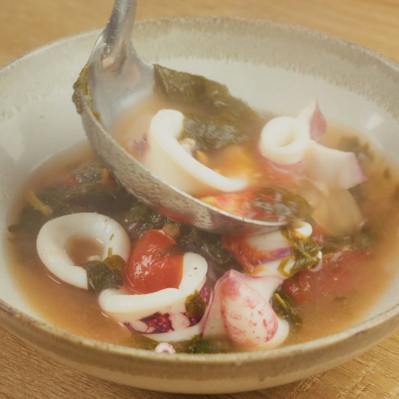 Bước 4 Thành phẩm Lá vông vang nấu canh chua